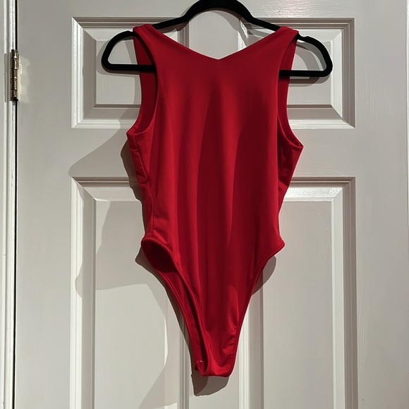 Red bodysuit size M - Picture 3 of 3